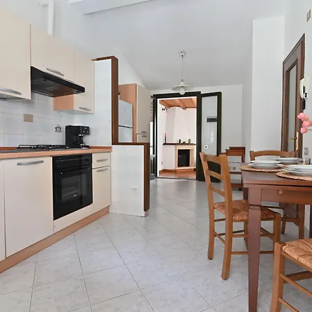 Izzhome Terrace Apartman *