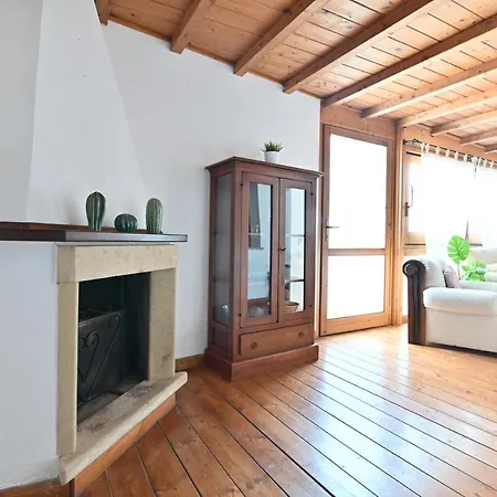 Izzhome Central Terrace Apartment Pula